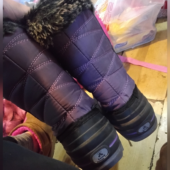 Kamik Kids Fur-Lined Black and Purple Snow Boots - Picture 4 of 6
